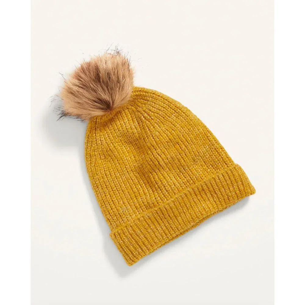 Old Navy faux fur pompom beanie NWT